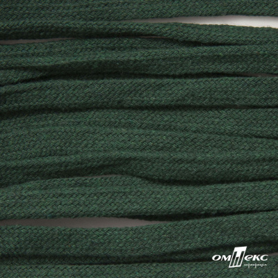 Шнур плетеный d-8 мм плоский, 70% хлопок 30% полиэстер, уп.85+/-1 м, цв.1016-т.зеленый - купить в Новошахтинске. Цена: 742.50 руб.